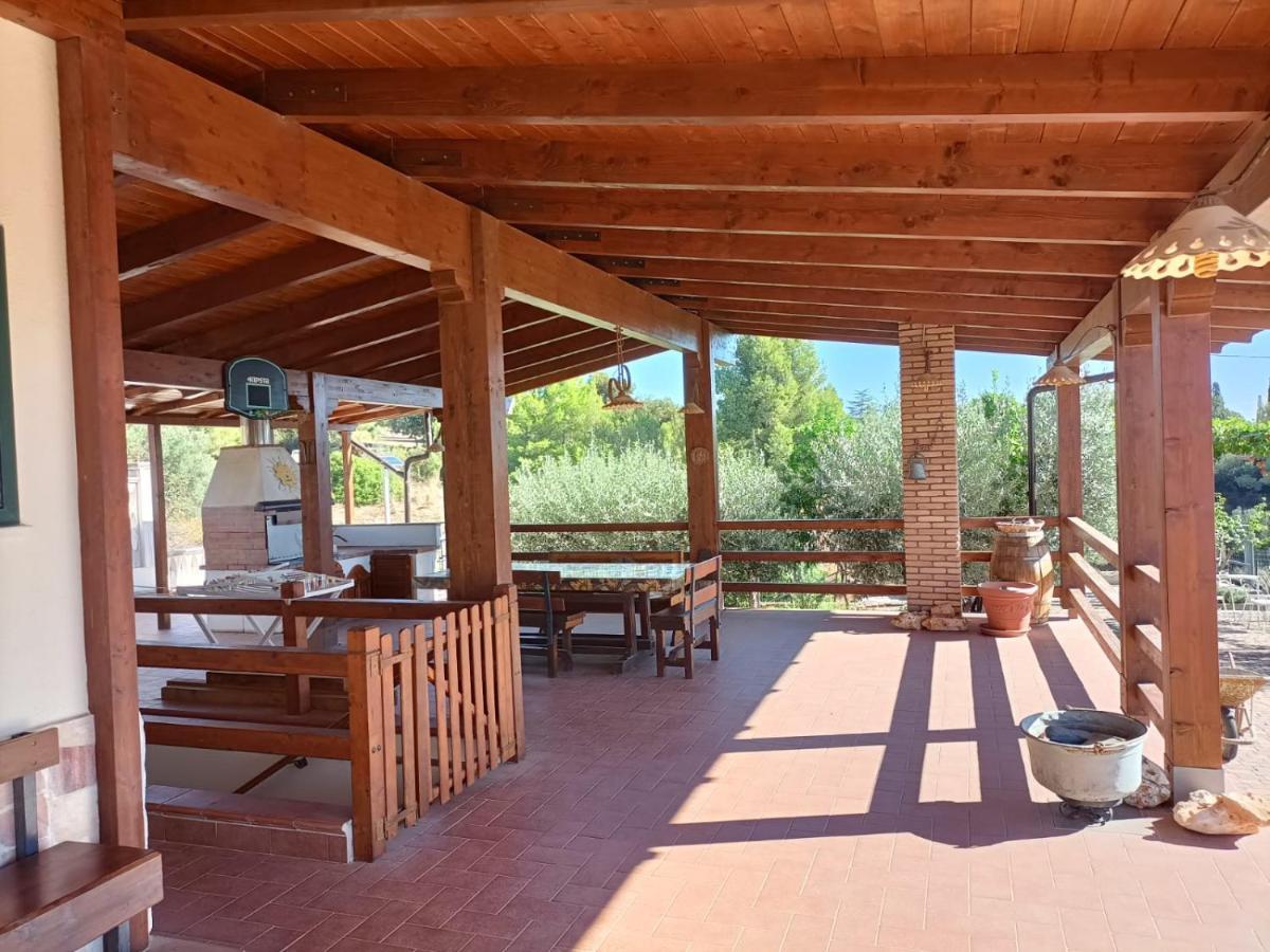 La taverna di Angela Amendolara Bagian luar foto