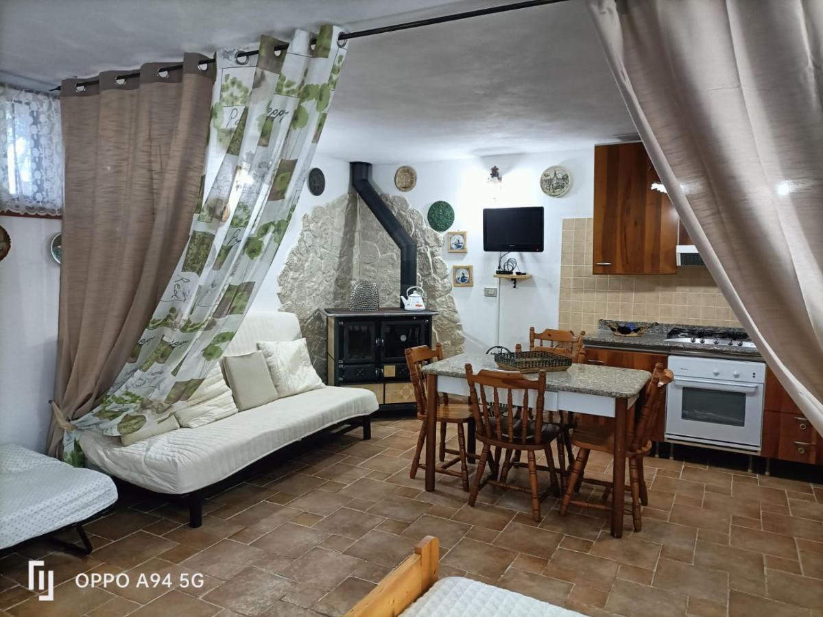 La taverna di Angela Amendolara Bagian luar foto