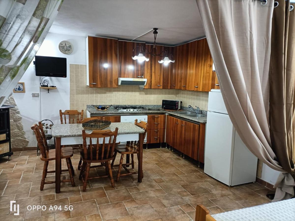 La taverna di Angela Amendolara Bagian luar foto