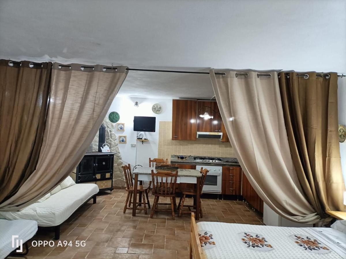 La taverna di Angela Amendolara Bagian luar foto