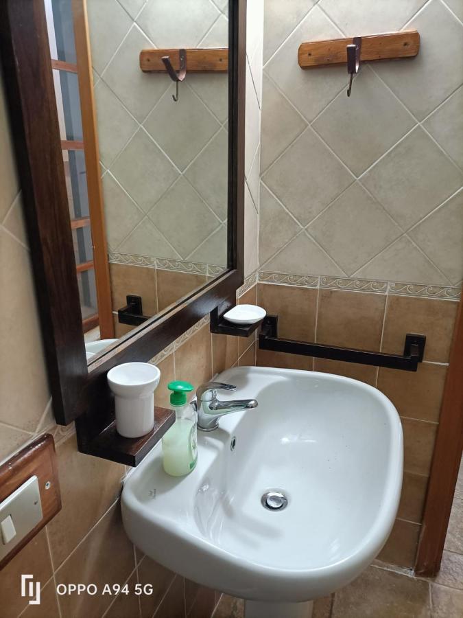 La taverna di Angela Amendolara Bagian luar foto